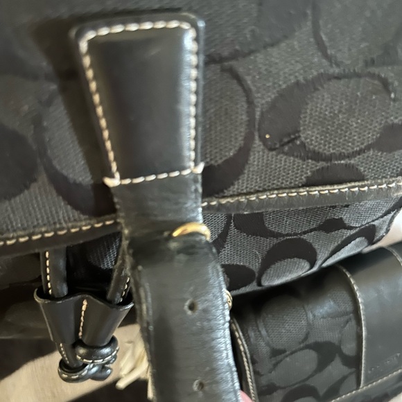 Coach - Picture 2 of 16